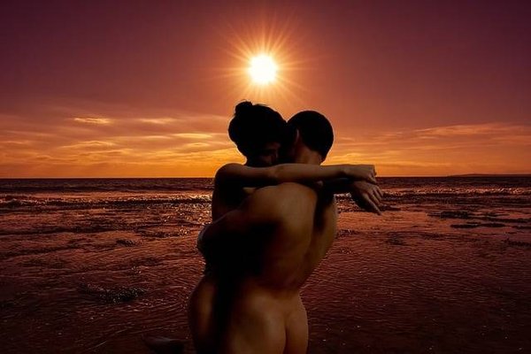 Quels sont les avantages de passer des vacances en famille dans un camping naturiste?